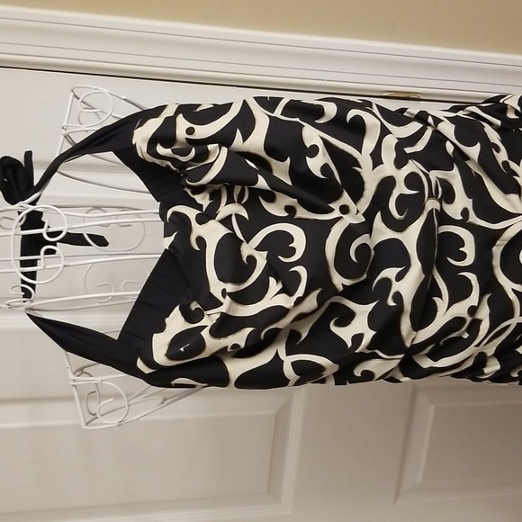 Tara Grinna black and cream swim top. Size small - Picture 2 of 10